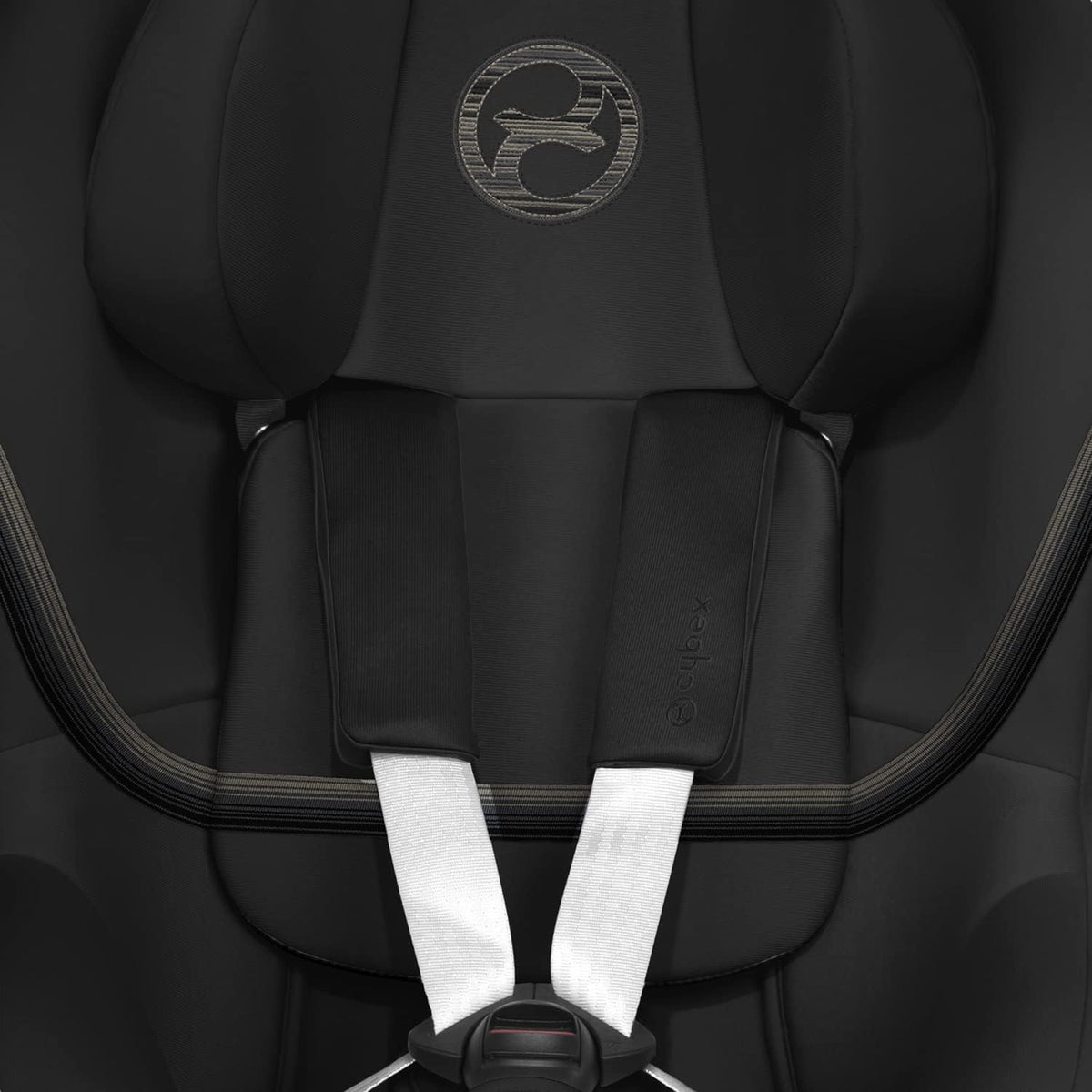 CYBEX Gold Siège Auto Enfant Sirona S2 i-Size, De 3 mois à 4 ans environ, Max. 18 kg, Compatible avec SensorSafe, Moon Black