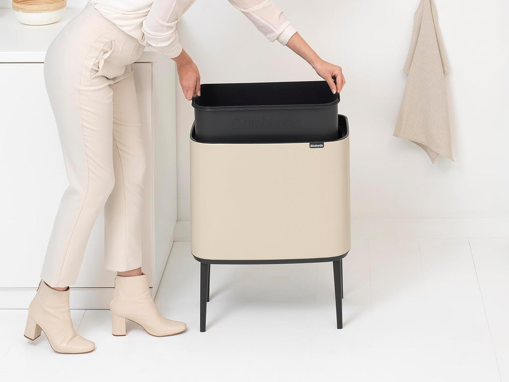 Brabantia - Bo Touch Bin 36L - Grande Poubelle pour la Cuisine - Ouverture Soft-Touch - Seau Intérieur Amovible - Antidérapant - Recyclage Facile - ses Sacs Inclus - Soft Beige - 54 x 31 x 68 cm